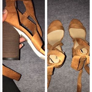 Brown/tan sandal heel shoes